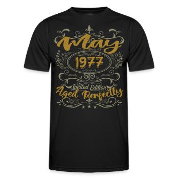 Geboren im Mai 1977 Geburtstag Mai 1977 Geburtstag Mai 1977 - Männer Funktions-T-Shirt - Schwarz - Vorne - AI Model Male 178 dark (178cm)