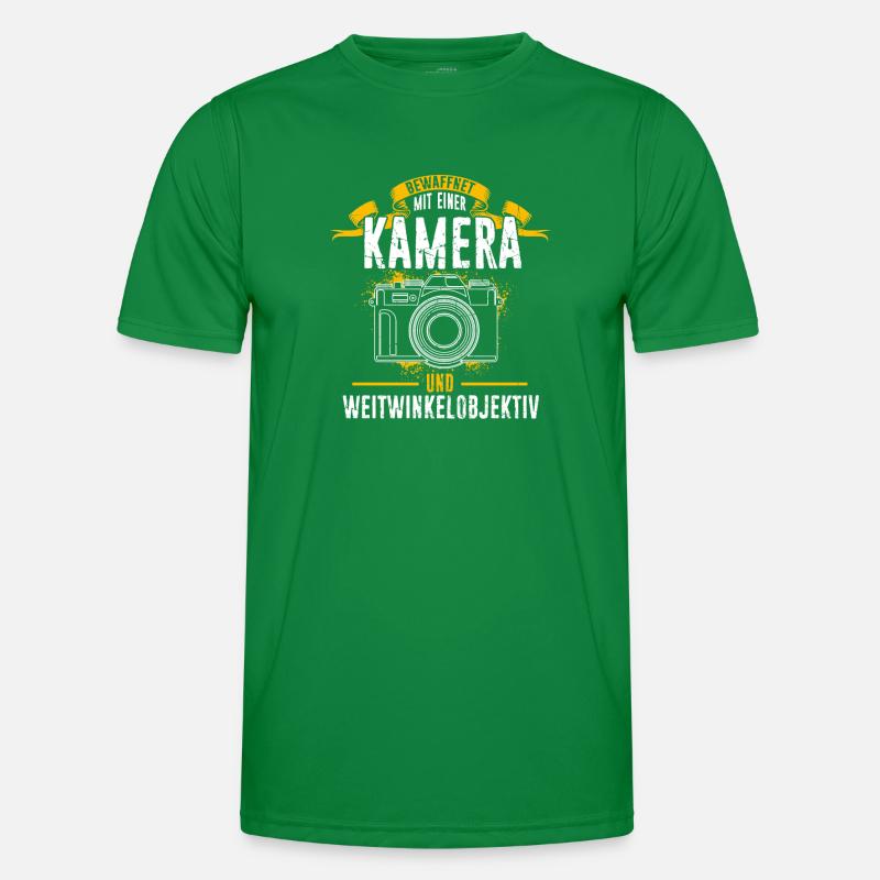 Bewaffnet mit einer KAMERA und WEITWINKELOBJEKTIV Männer Funktions-T-Shirt