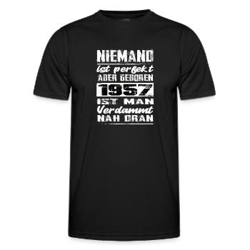 Niemand Is Perfekt Aber geboren 1957 Geburtstag - Männer Funktions-T-Shirt - Schwarz - Vorne - AI Model Male 178 dark (178cm)