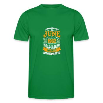Juni 1962 - Männer Funktions-T-Shirt - Kelly Green - Vorne - AI Model Male 178 dark (178cm)