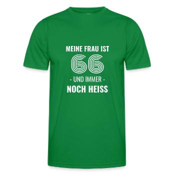 66 Jahre Geburtstag Ehefrau Geschenk - Männer Funktions-T-Shirt - Kelly Green - Vorne - AI Model Male 178 dark (178cm)
