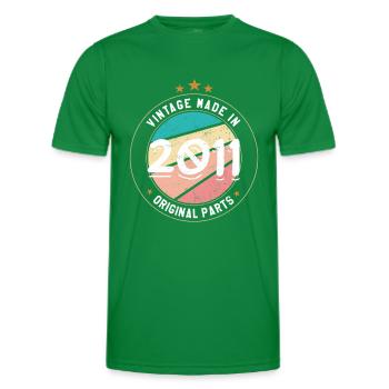Geburtstagsgeschenk 2011 Frauen | Jahrgang 2011 - Männer Funktions-T-Shirt - Kelly Green - Vorne - AI Model Male 178 dark (178cm)
