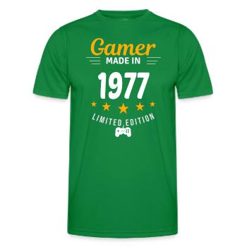 Gamer aus dem Jahr 1977 - Männer Funktions-T-Shirt - Kelly Green - Vorne - AI Model Male 178 dark (178cm)