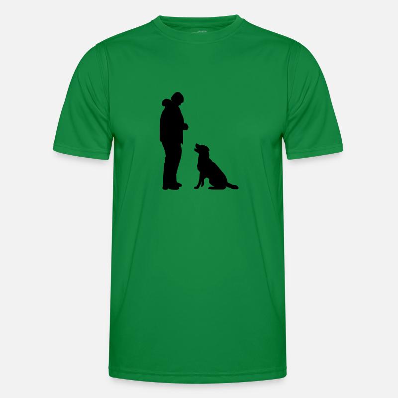 Hund sitzt vor Männer Funktions-T-Shirt