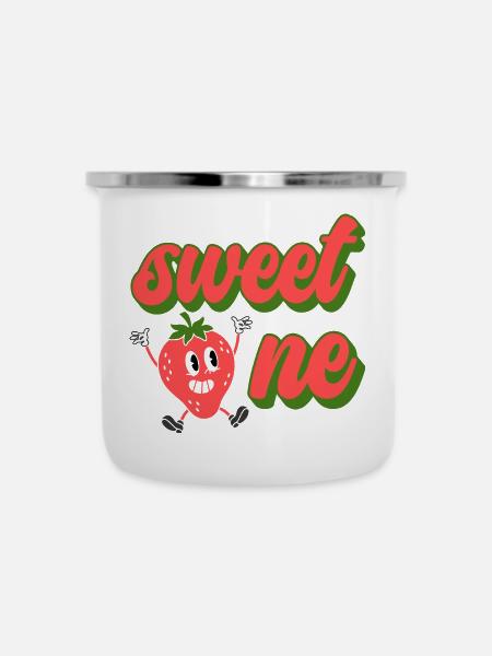 Sweet One Erdbeere - Emaille-Tasse - Weiß
