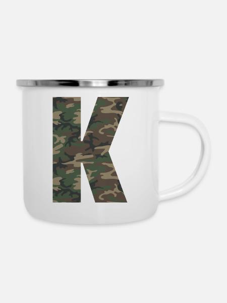 Robuster Buchstabe K im Tarnmuster! - Emaille-Tasse - Weiß