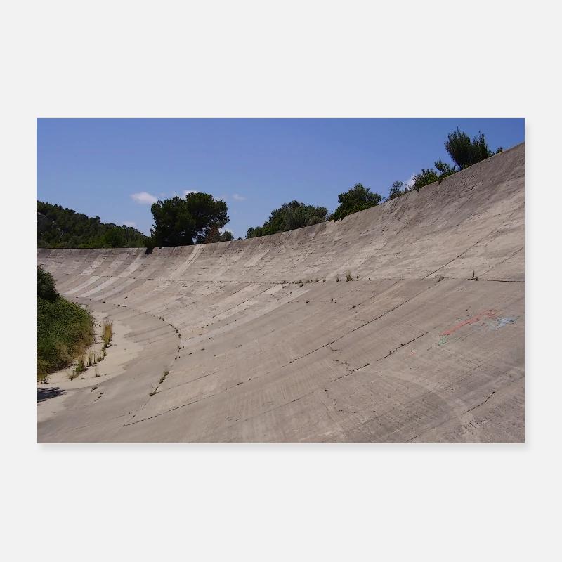 Echos der Geschwindigkeit: Sitges-Terramar - Poster 90x60 cm - Weiß