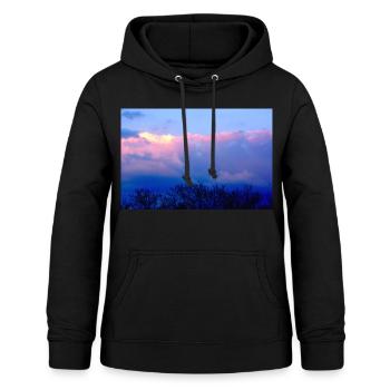 In den Wolken - Frauen Hoodie - Schwarz - Vorne - AI Model Female 172 light (172cm)