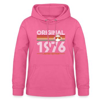 1976 - Frauen Hoodie - Pink - Vorne - AI Model Female 172 light (172cm)