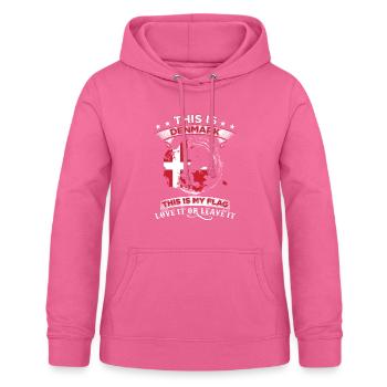 Danemark - Sweat à capuche Femme - rose - Devant - AI Model Female 172 light (172cm)