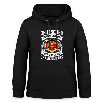 Deutscher durch Geburt Ossi durch die Gnade Gottes - Frauen Hoodie - Schwarz - Vorne - AI Model Female 172 light (172cm)