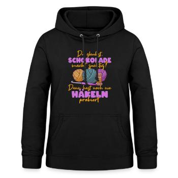 Schokolade und Häkeln - Lustiger Spruch zum Häkeln - Frauen Hoodie - Schwarz - Vorne - AI Model Female 172 light (172cm)
