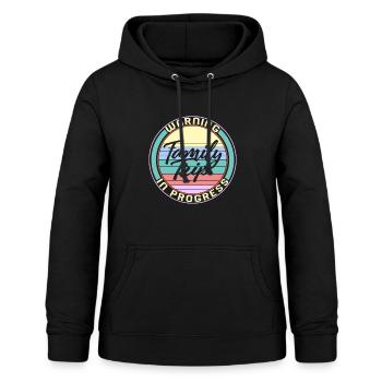 Chemise de voyage en famille, Avertissement en cours, Drôle - Sweat à capuche Femme - noir - Devant - AI Model Female 172 light (172cm)