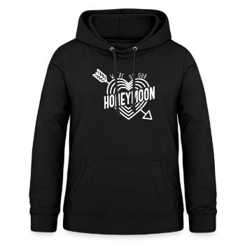 Chemise de lune de miel, nous sommes sur notre lune de miel Tee, cadeau - Sweat à capuche Femme - noir - Devant - AI Model Female 172 light (172cm)