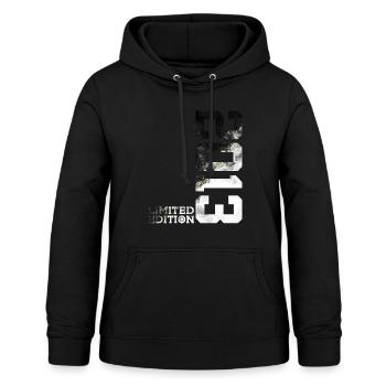 LIMITED EDITION 2013 COOL 13. GEBURTSTAG - Frauen Hoodie - Schwarz - Vorne - AI Model Female 172 light (172cm)