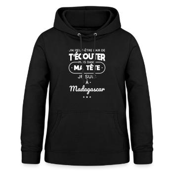 Dans ma tête je suis à Madagascar - Sweat à capuche Femme - noir - Devant - AI Model Female 172 light (172cm)