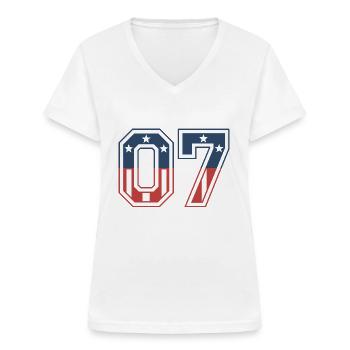 Anzahl 07 USA - Frauen-T-Shirt mit V-Ausschnitt - Weiß - Vorne - Lela (165cm)