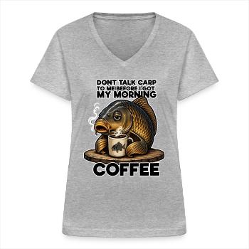 Morgenkaffee, Karpfenangeln, Humor - Frauen-T-Shirt mit V-Ausschnitt - Grau meliert - Vorne - Lela (165cm)