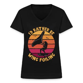Rather Be Wing Foiling - Frauen-T-Shirt mit V-Ausschnitt - Schwarz - Vorne - Lela (165cm)