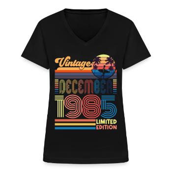 Anniversaire Décembre 1985. Cadeau decembre 1985. - T-shirt col V Femme - noir - Devant - Lela (165cm)