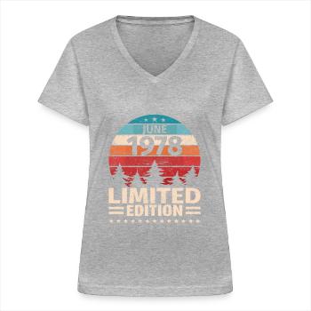 45th Birthday June Vintage 1978 Vintage - Women's V-neck T-shirt - sports grey - Front - Lela (165cm)