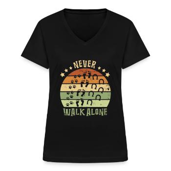 Never walk alone - Frauen-T-Shirt mit V-Ausschnitt - Schwarz - Vorne - Lela (165cm)