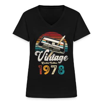 Vintage 1978 Geburtstag Kassette Bleistift - Frauen-T-Shirt mit V-Ausschnitt - Schwarz - Vorne - Lela (165cm)