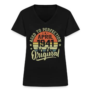 Anniversaire Avril 1941 - Idée Cadeau Avril 1941 - T-shirt col V Femme - noir - Devant - Lela (165cm)