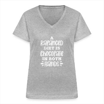 Schokolade - Frauen-T-Shirt mit V-Ausschnitt - Grau meliert - Vorne - Lela (165cm)