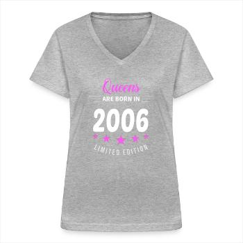 QUEENS WERDEN 2006 GEBOREN - Frauen-T-Shirt mit V-Ausschnitt - Grau meliert - Vorne - Lela (165cm)