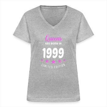 QUEENS WERDEN 1999 GEBOREN - Frauen-T-Shirt mit V-Ausschnitt - Grau meliert - Vorne - Lela (165cm)