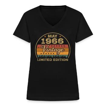 Mai Geschenk Mai 1966 Jubiläum Mai 1966 May 1966 - Frauen-T-Shirt mit V-Ausschnitt - Schwarz - Vorne - Lela (165cm)