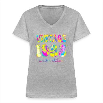 Vintage 1983 Limited Edition Batik, Geburtstag gif - Frauen-T-Shirt mit V-Ausschnitt - Grau meliert - Vorne - Lela (165cm)