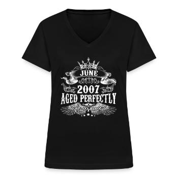 2007 | Juni 2007 Geburtstag Perfekt gealtert - Frauen-T-Shirt mit V-Ausschnitt - Schwarz - Vorne - Lela (165cm)