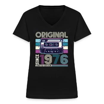 Original 1976 46. Geburtstag Geschenk Herren - Frauen-T-Shirt mit V-Ausschnitt - Schwarz - Vorne - Lela (165cm)
