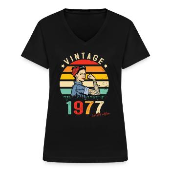 1977 Vintage Édition limitée Cadeau Femmes - T-shirt col V Femme - noir - Devant - Lela (165cm)