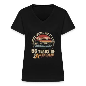 56 Jahre 56. Geburtstag Geschenk - Frauen-T-Shirt mit V-Ausschnitt - Schwarz - Vorne - Lela (165cm)