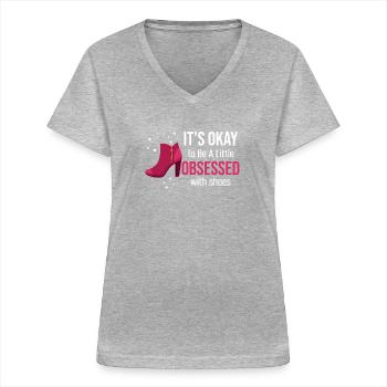 C’est normal d’être un peu obsédé par les chaussures - T-shirt col V Femme - gris chiné - Devant - Lela (165cm)