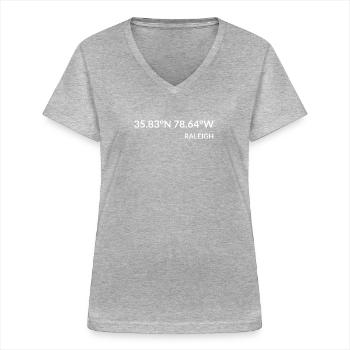 Raleigh North Carolina USA Koordinaten - Frauen-T-Shirt mit V-Ausschnitt - Grau meliert - Vorne - Lela (165cm)