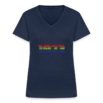 Arc-en-ciel 1973 - T-shirt col V Femme - marine - Devant - Lela (165cm)