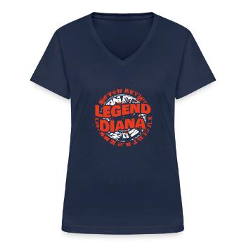 Diana en tant qu’homme - T-shirt col V Femme - marine - Devant - Lela (165cm)