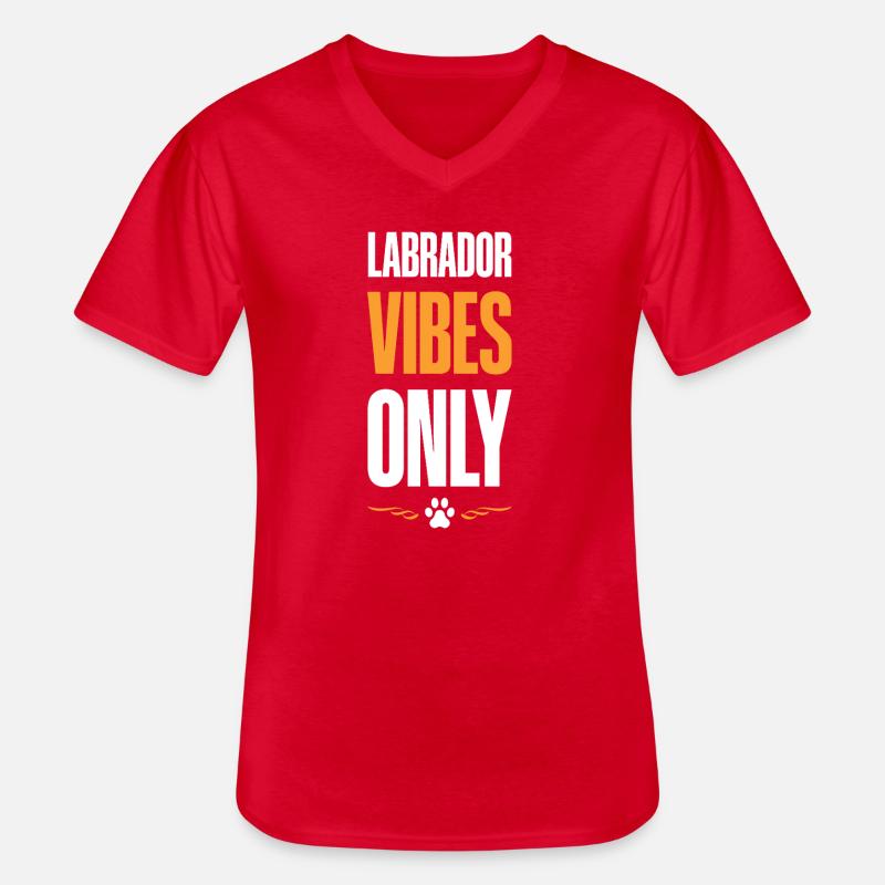 Labrador Vibes Only - Männer-T-Shirt mit V-Ausschnitt - Rot