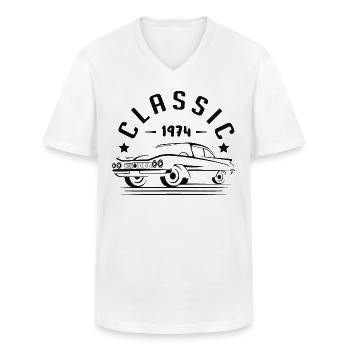 Klassisch 1974. - Männer-T-Shirt mit V-Ausschnitt - Weiß - Vorne - AI Model Male 185 light (185cm)
