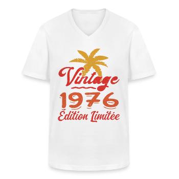 Vintage 1976 Édition Limitée - T-shirt col V Homme - blanc - Devant - AI Model Male 185 light (185cm)