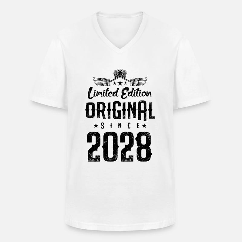 2028 limited edition - Männer-T-Shirt mit V-Ausschnitt - Weiß