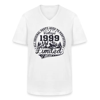 legendär seit 1999 - Männer-T-Shirt mit V-Ausschnitt - Weiß - Vorne - AI Model Male 185 light (185cm)
