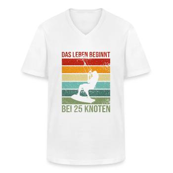 Kitesurfen - Männer-T-Shirt mit V-Ausschnitt - Weiß - Vorne - AI Model Male 185 light (185cm)
