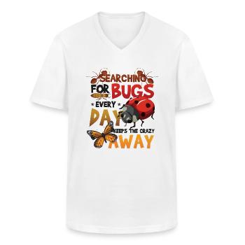 Recherche d’insectes - T-shirt col V Homme - blanc - Devant - AI Model Male 185 light (185cm)