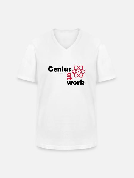 genius at work - Männer-T-Shirt mit V-Ausschnitt - Weiß