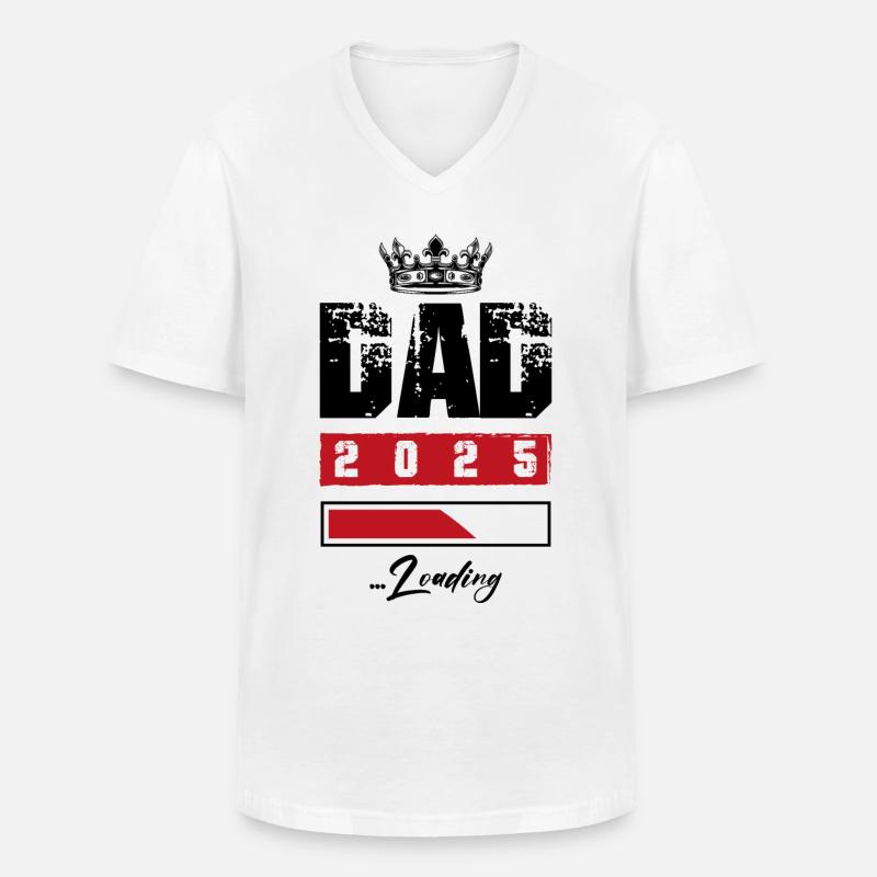 Dad 2025 Loading Papa - Männer-T-Shirt mit V-Ausschnitt - Weiß